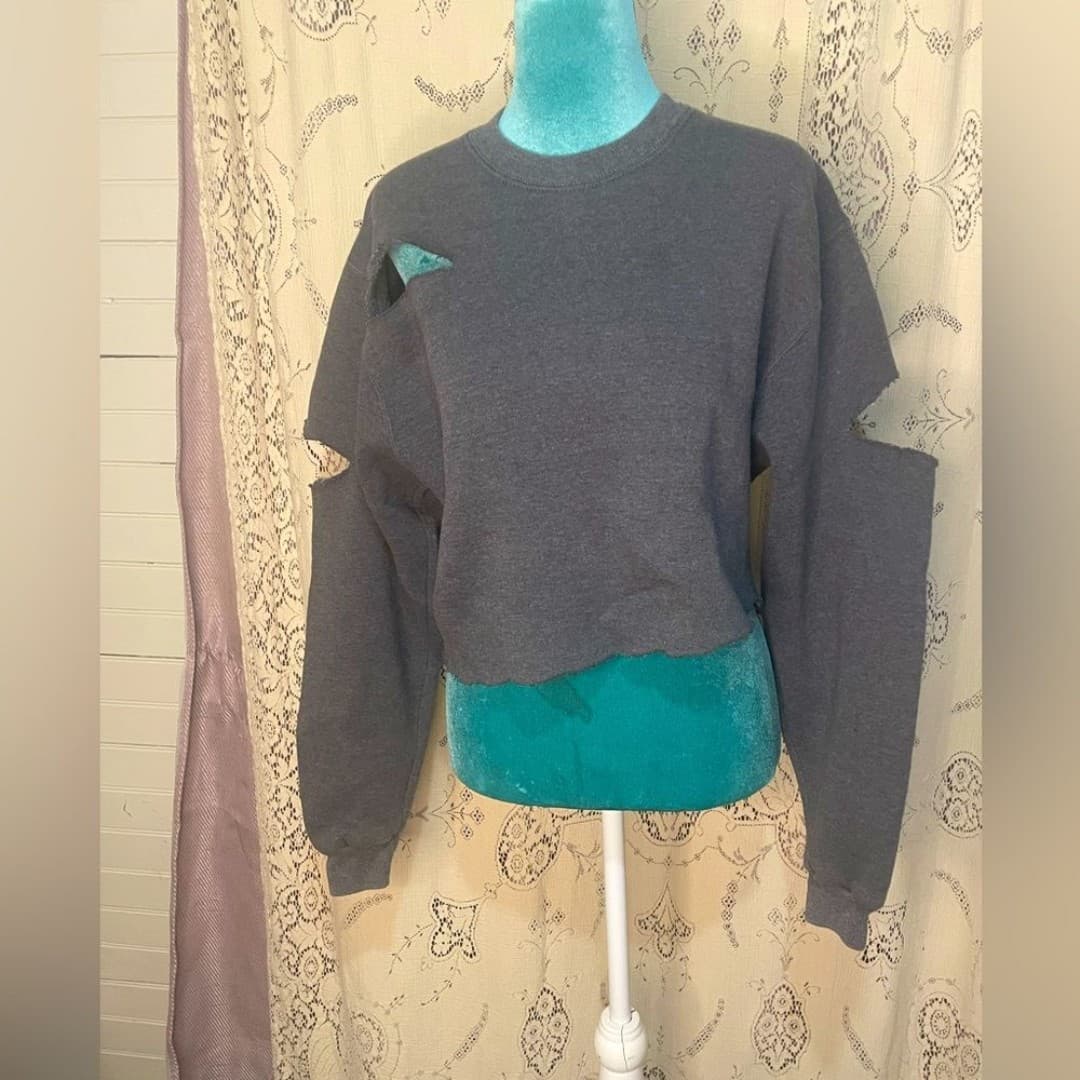 Mervyns: vintage cropped sweater 6-8 - Image 1