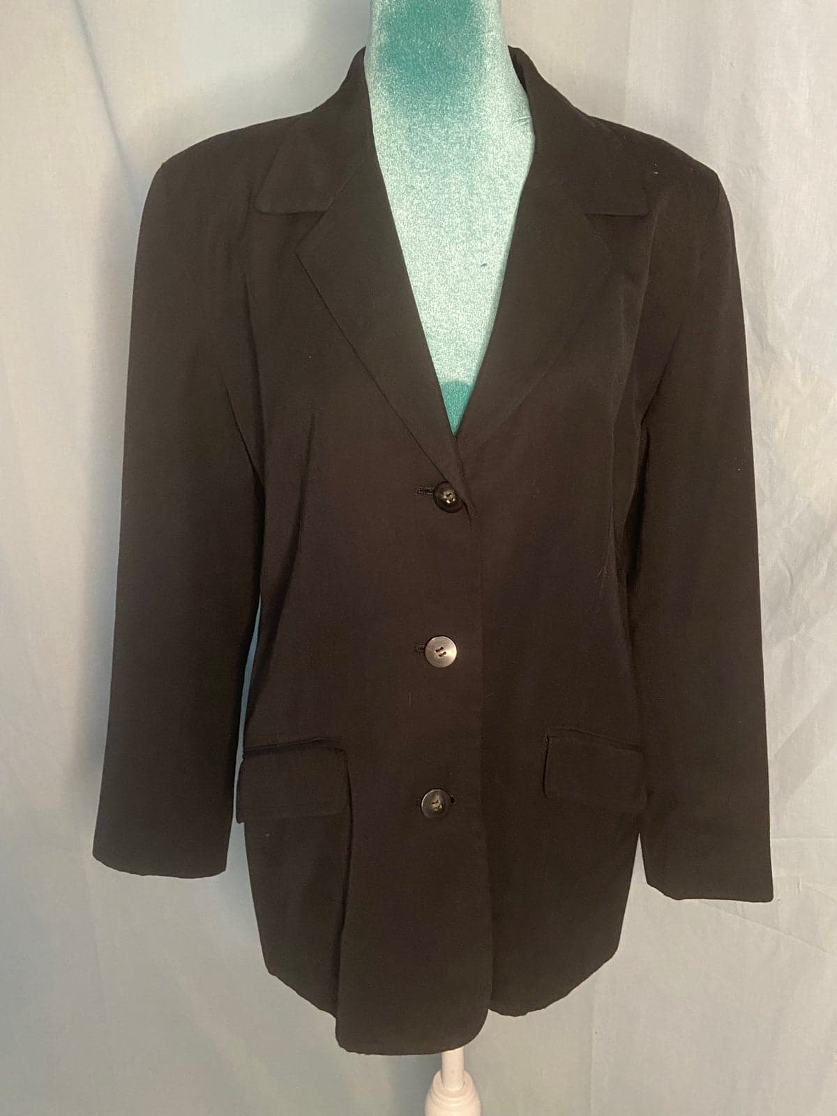 Liz sport: black 3 button blazer 8 - Image 1