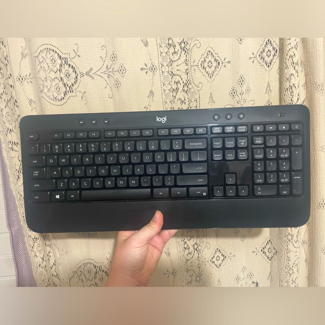 Logitech: wireless K540e keyboard - Image 1