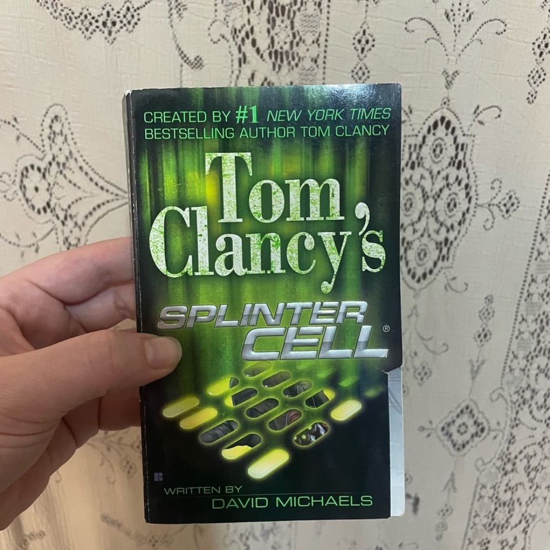 Tom Clancy: 4 paperback books - Thumbnail 8