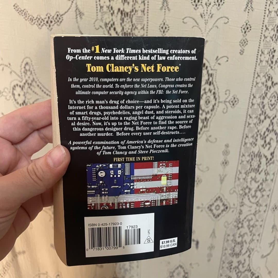 Tom Clancy: 4 paperback books - Thumbnail 5