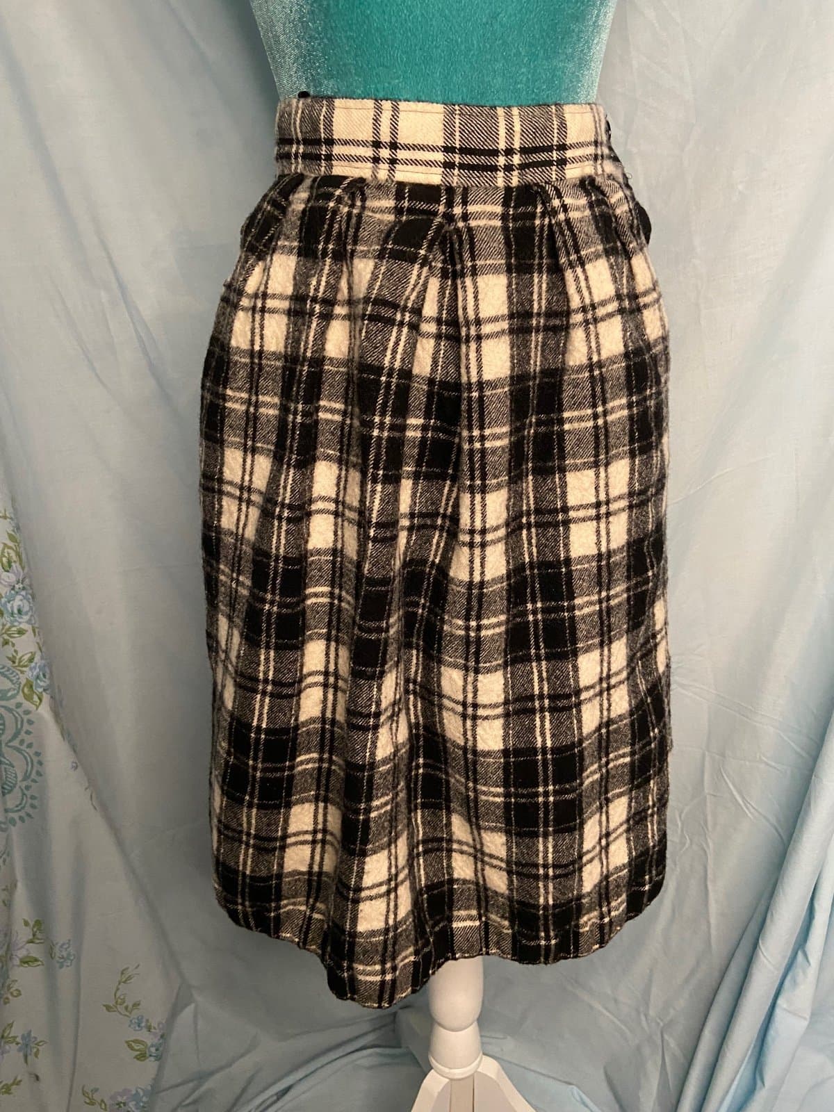 Bankers club: vintage white and black plaid wool skirt - Image 1