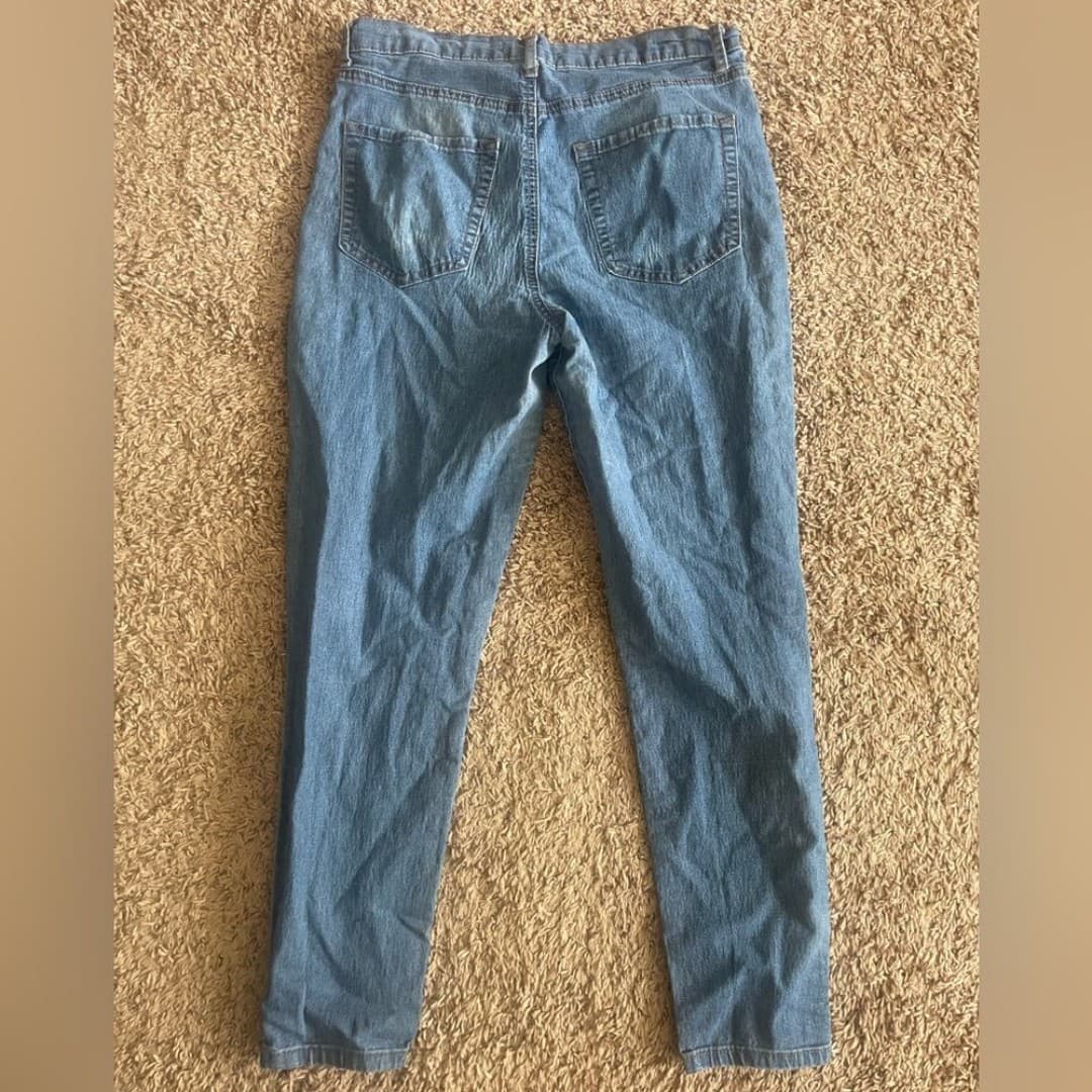 Forever 21: light wash skinny jeans - Thumbnail 3