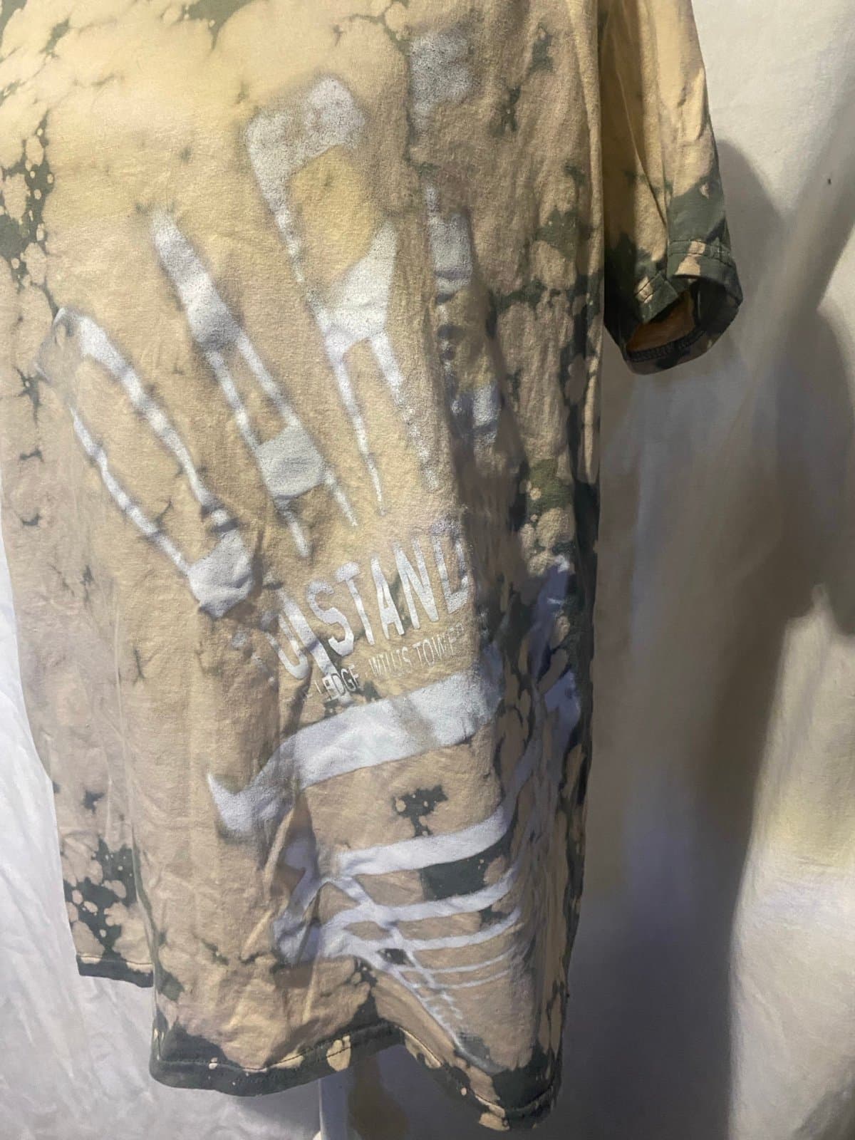 Upcycled Sky deck ledge tshirt - Thumbnail 2