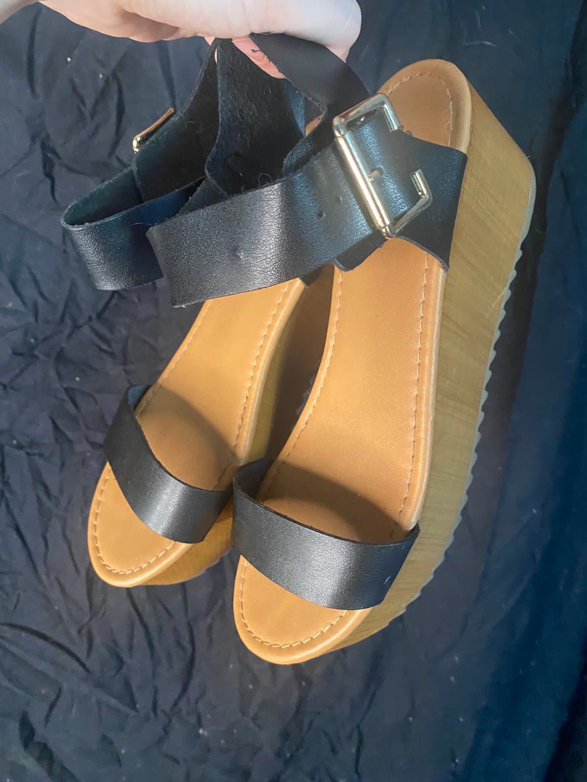 Soda: wedge sandal - Thumbnail 2