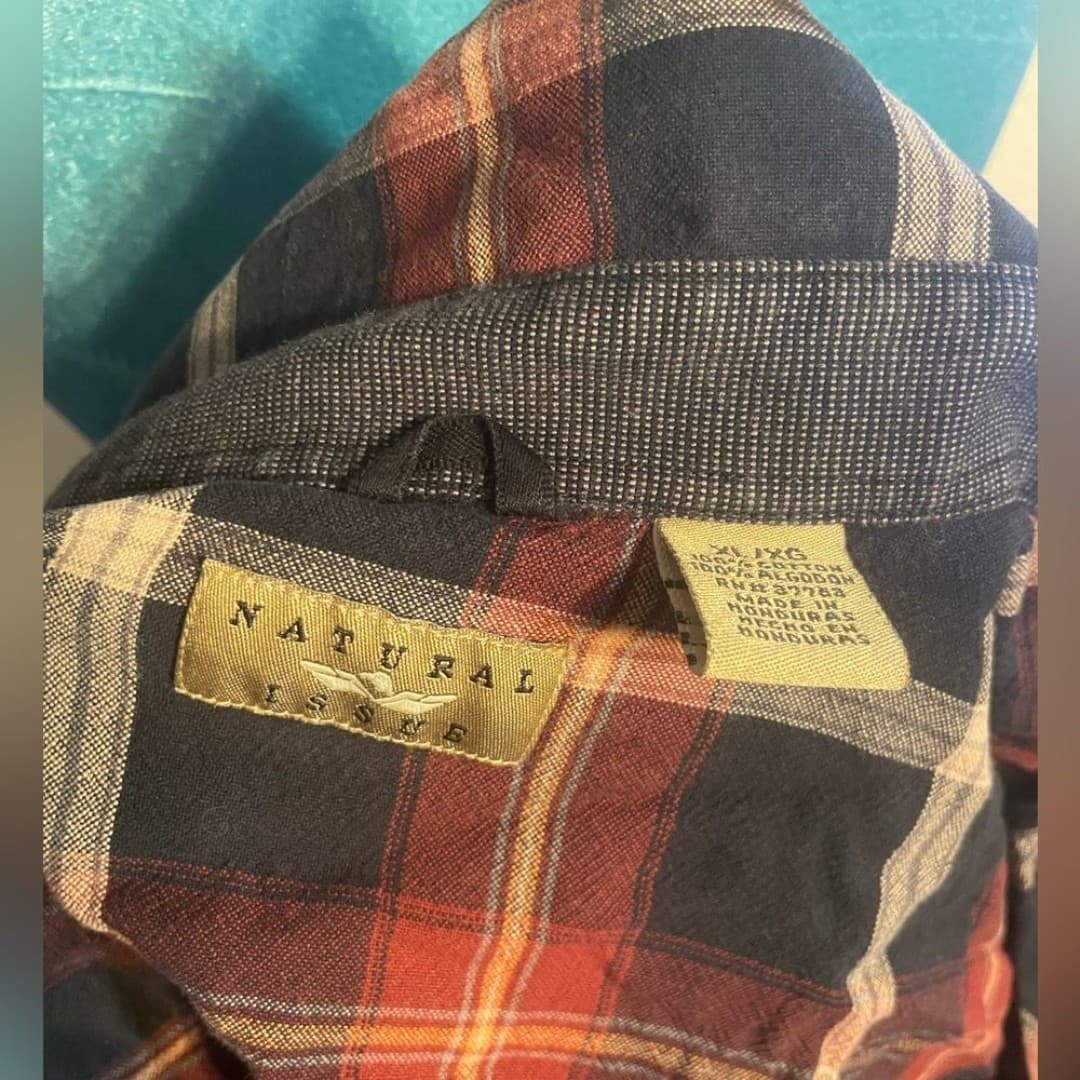 Natural issue: red and blue plaid flannel - Thumbnail 4