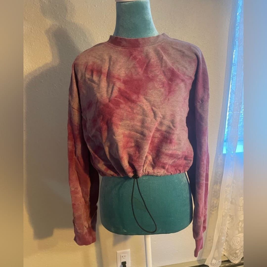 Forever 21: Tye dyed cropped sweater - Image 1