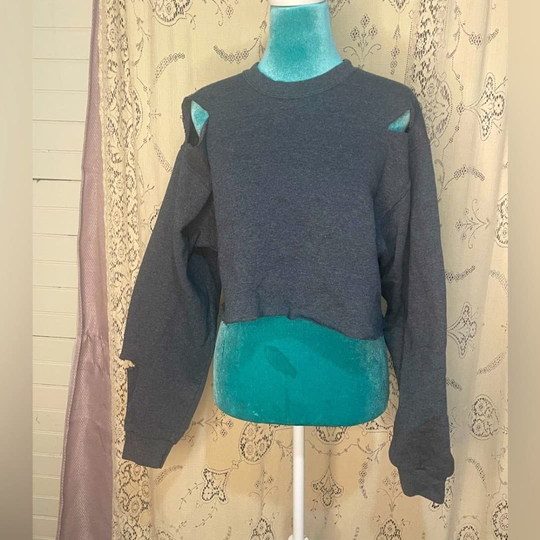 Fruit of the loom: vintage cropped sweater - Image 1