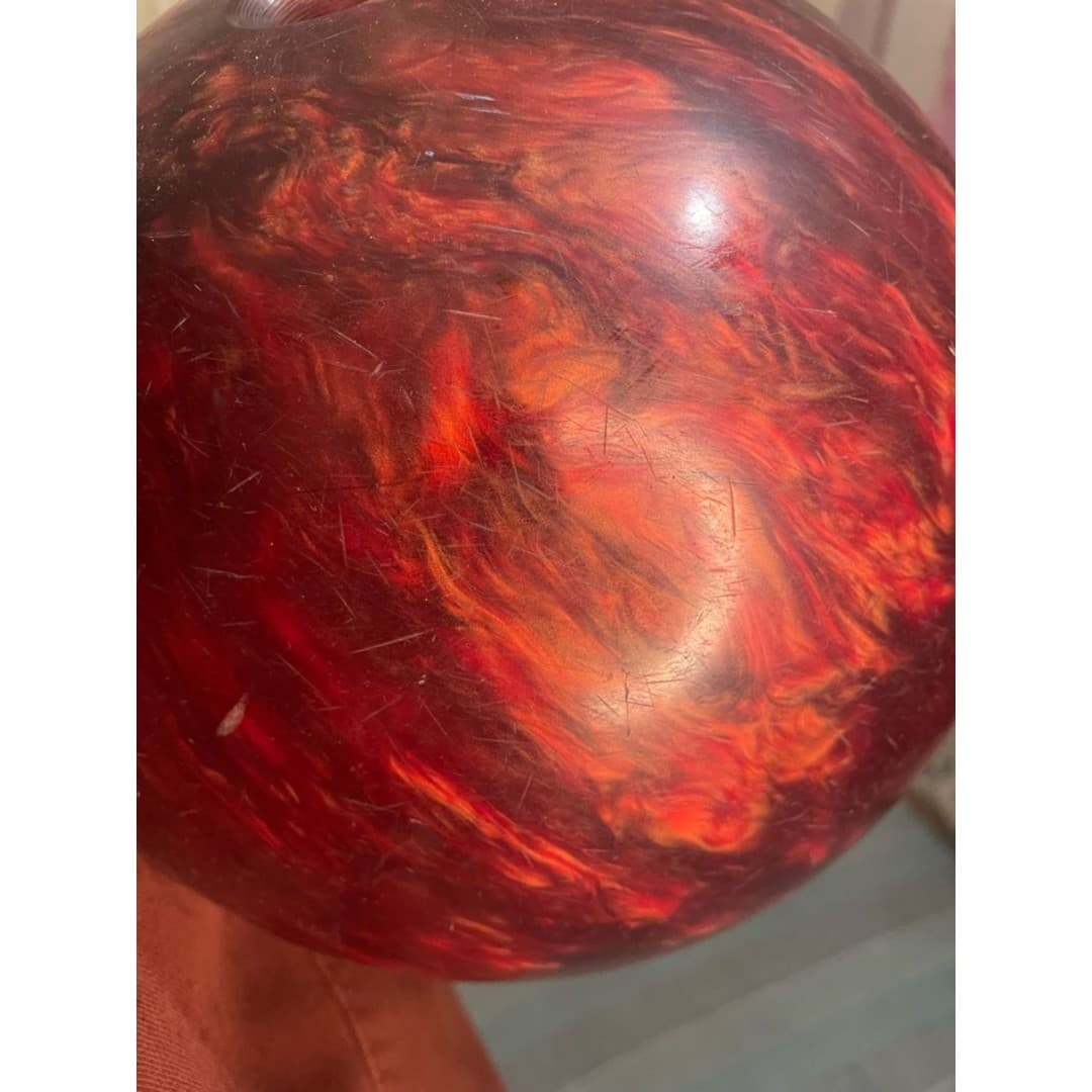 Vintage 70s Bonanza 300 Bowling Ball in Marbled Red - Thumbnail 3