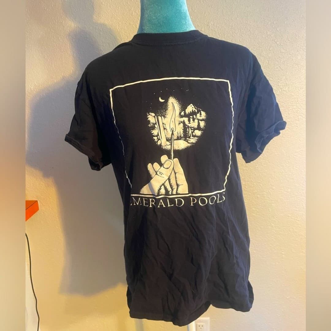 Gildan: emerald pools tee - Image 1