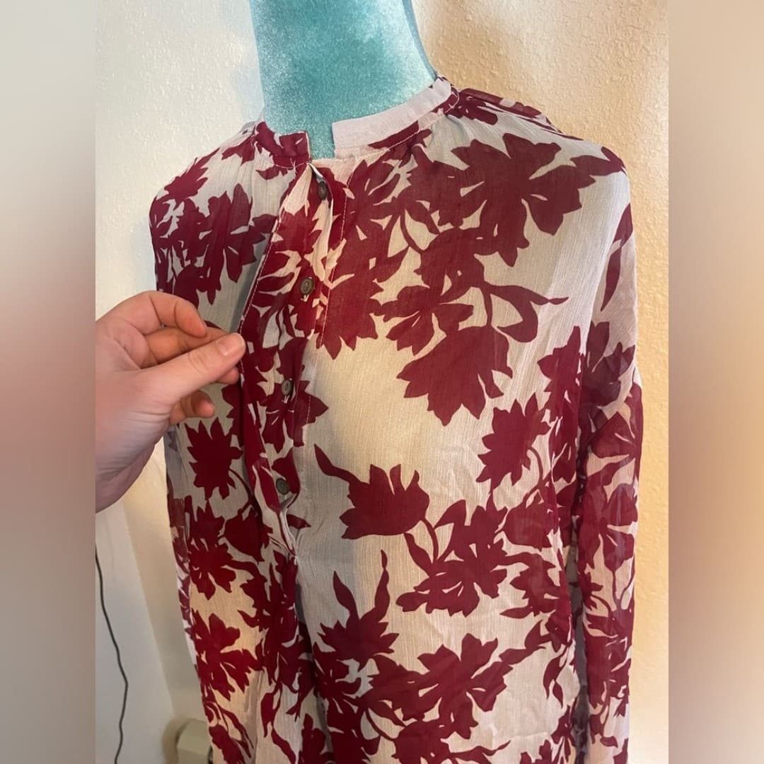 A new day: floral sheer top - Thumbnail 2