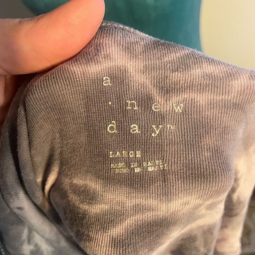 A new day: tie dyed oversized tank - Thumbnail 4