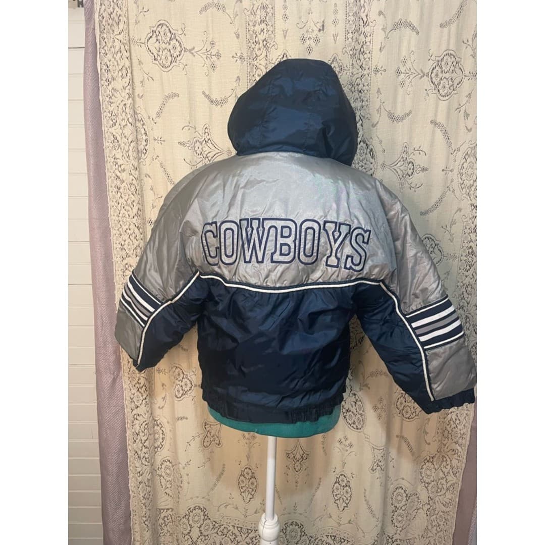 Game day: Dallas Cowboys Kids Navy and Silver Hooded Puffer Jacket - Thumbnail 4