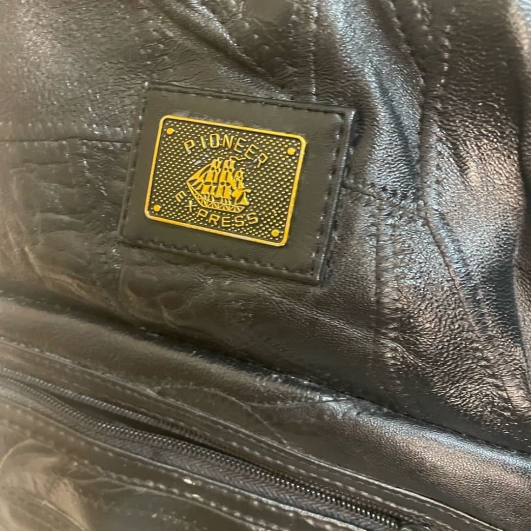Pioneer express: vintage patchwork leather backpack - Thumbnail 5