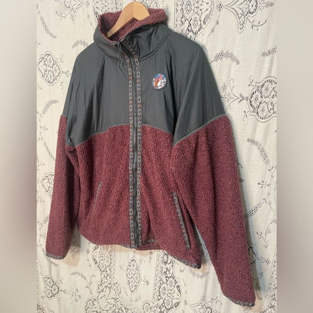 Buc-ees: Cozy Two-Tone Sherpa Jacket - Burgundy and Charcoal - Thumbnail 2