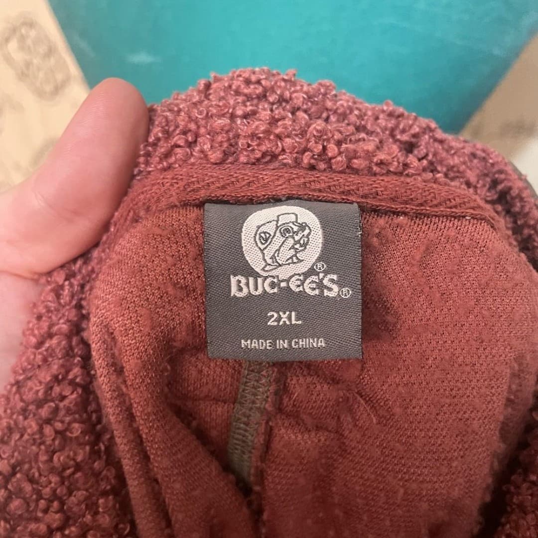 Buc-ees: Cozy Two-Tone Sherpa Jacket - Burgundy and Charcoal - Thumbnail 6