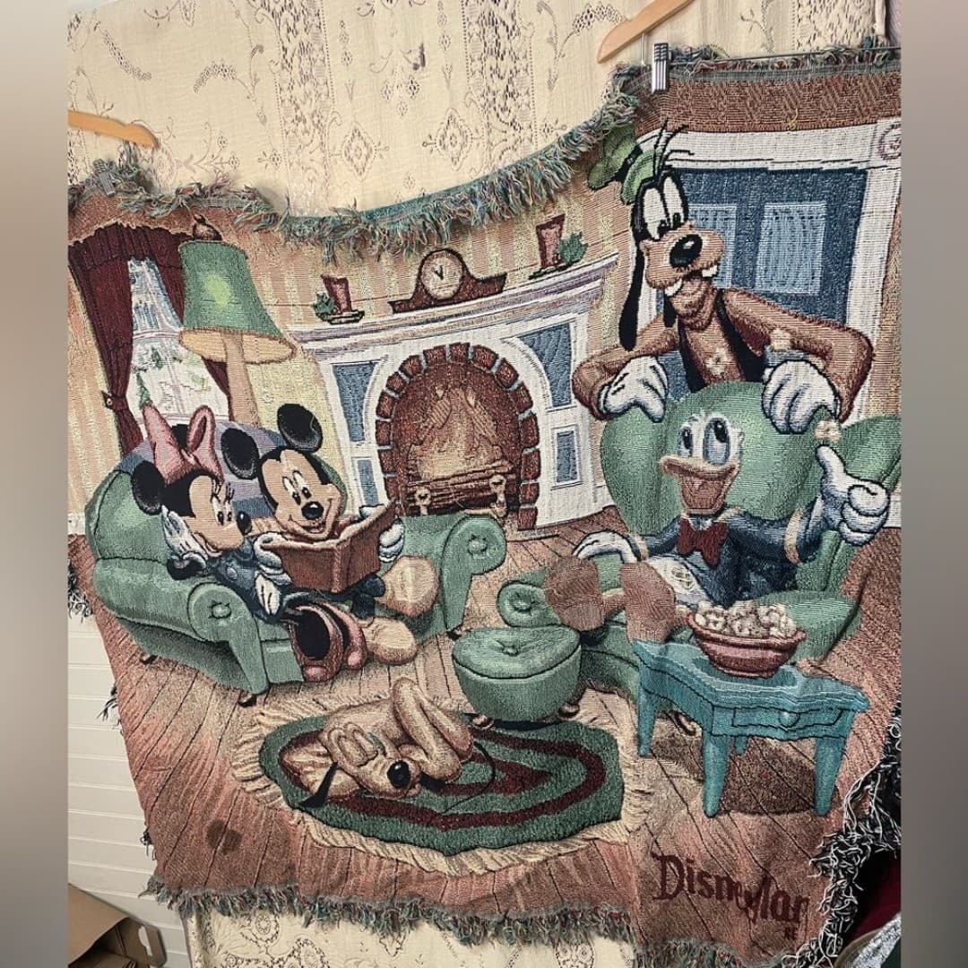 Disneyland: vintage holiday Christmas throw blanket - Thumbnail 2