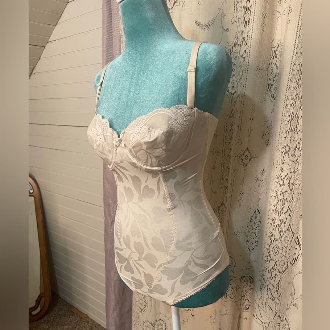 Flexees: vintage beige bodysuit - Thumbnail 3