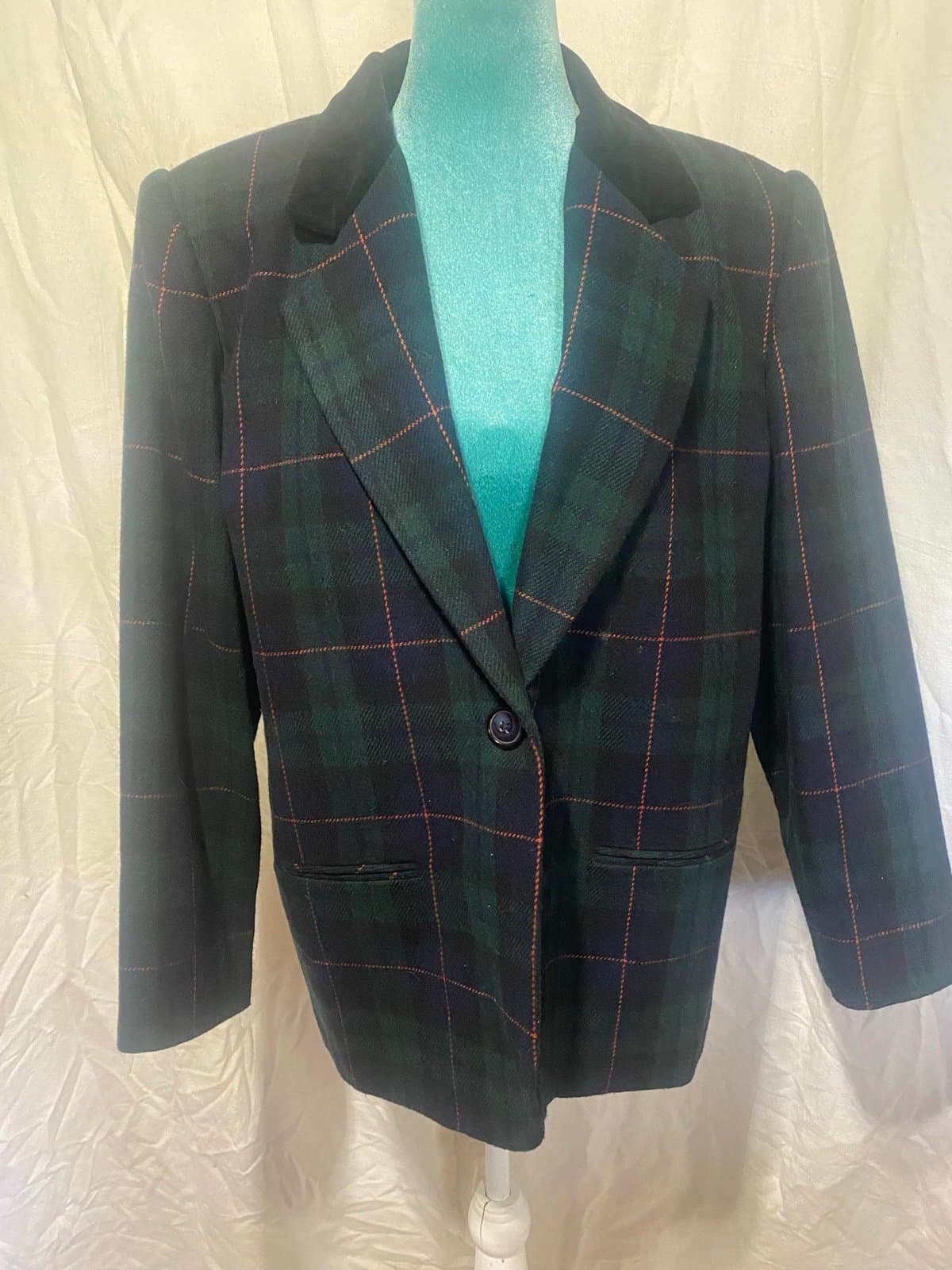 Sag Harbor: vintage plaid blazer with velvet collar - Image 1