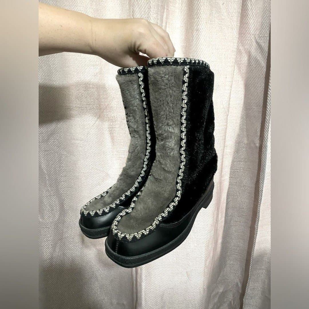Snowland: vintage 1960s faux fur snow boots - Image 1