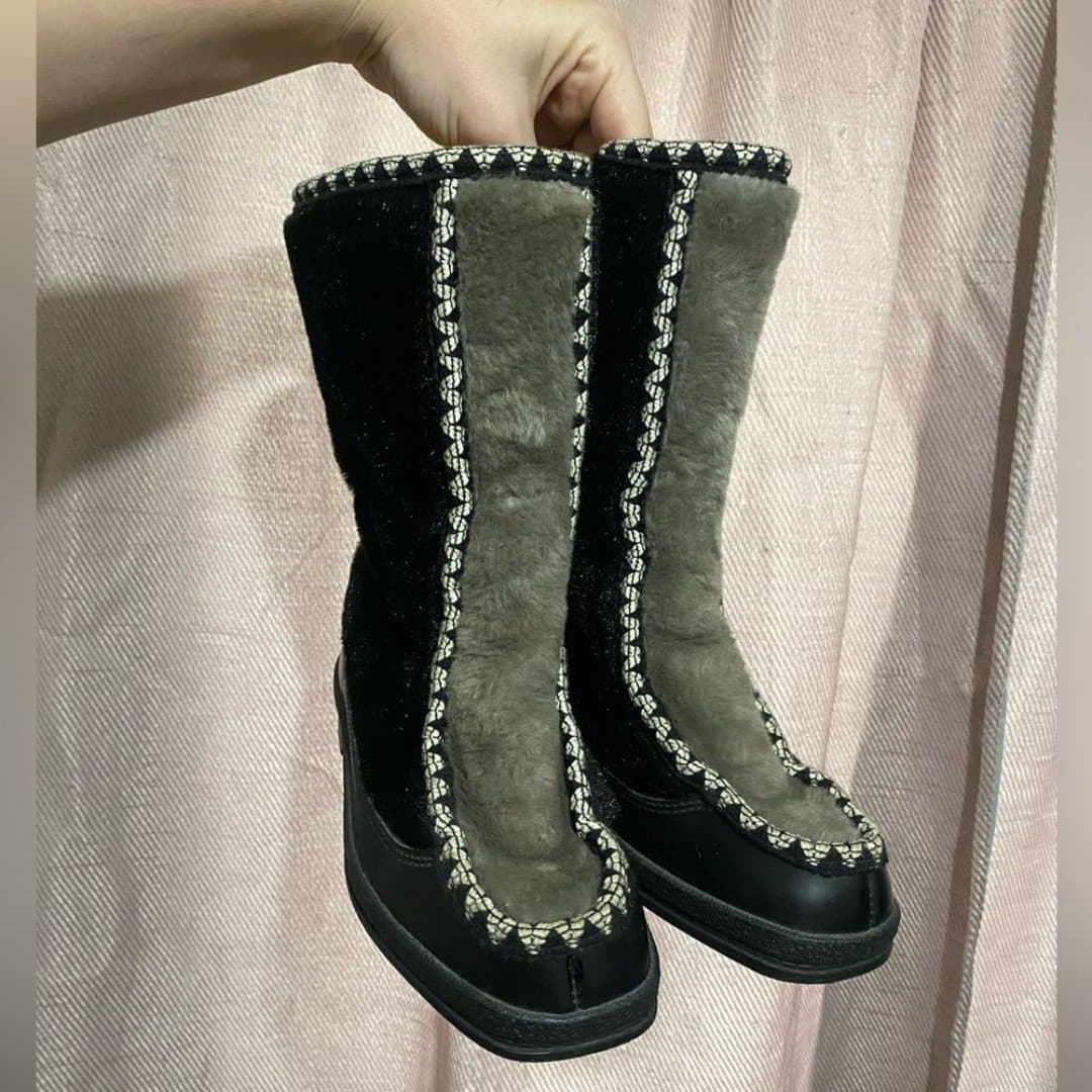 Snowland: vintage 1960s faux fur snow boots - Thumbnail 2