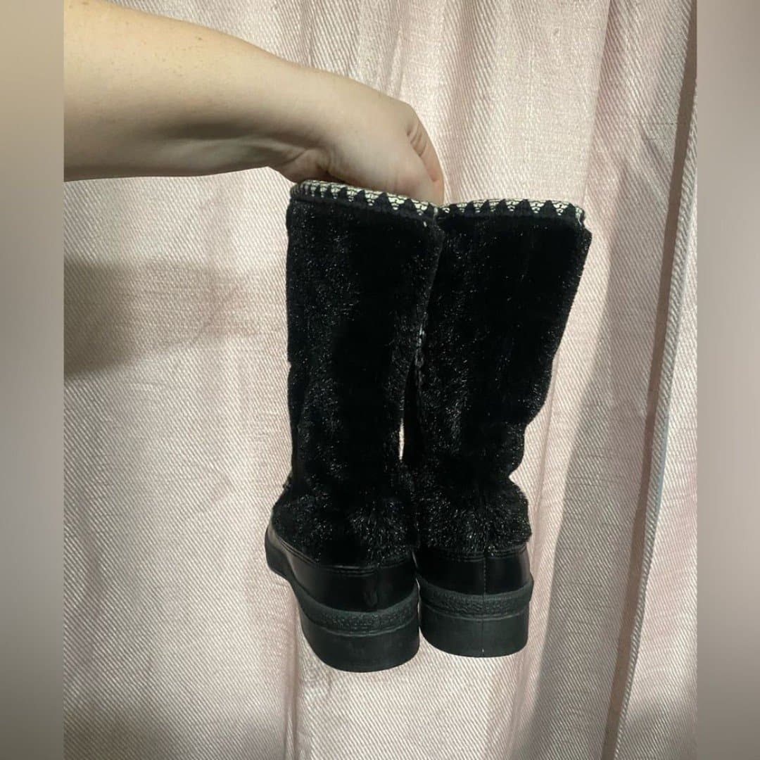 Snowland: vintage 1960s faux fur snow boots - Thumbnail 4