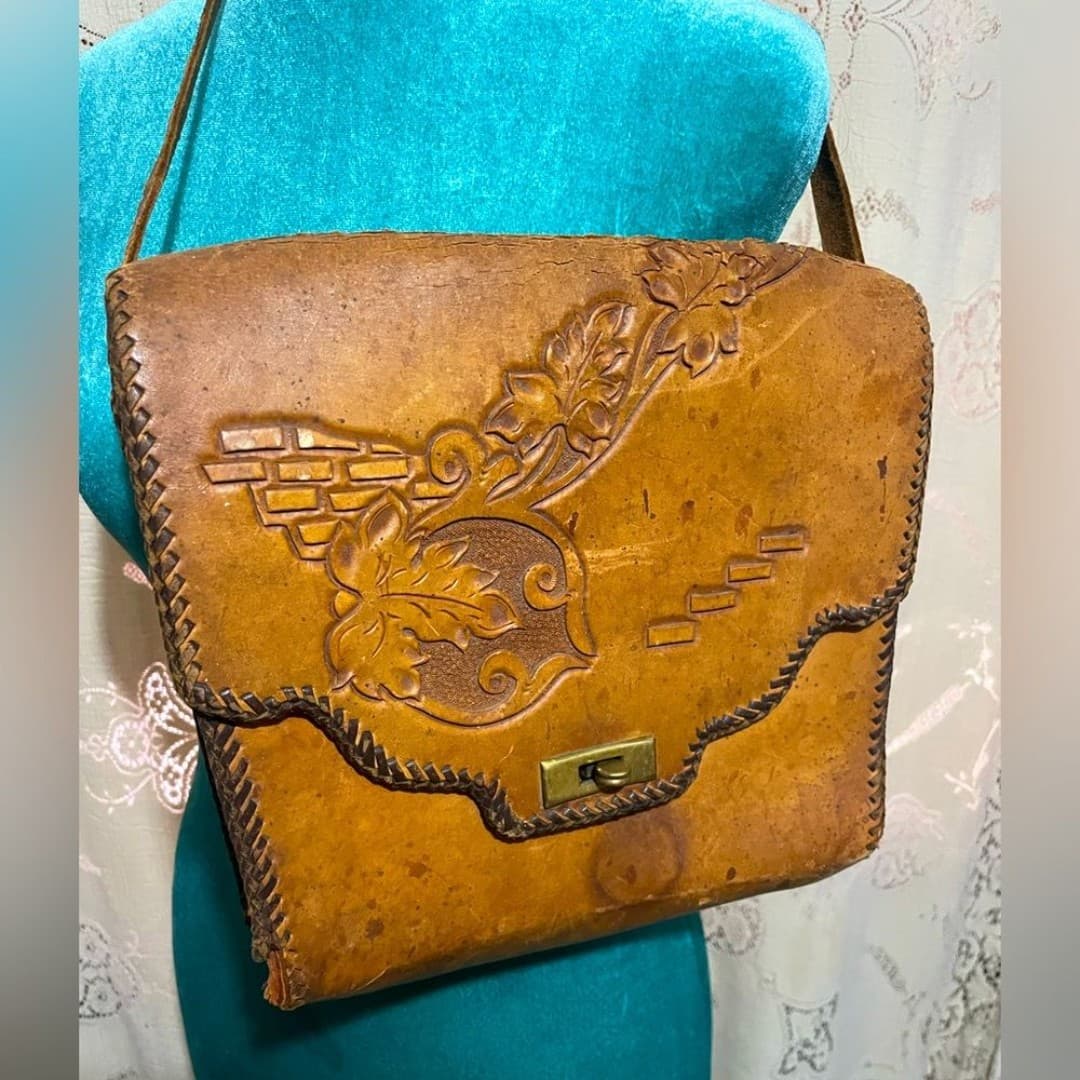 Vintage leather purse - Image 1