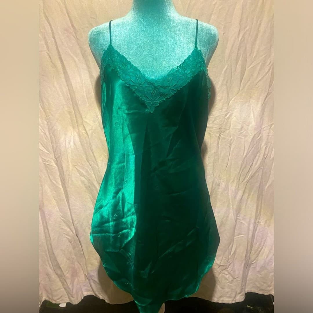 Victoria’s secrets: vintage emerald mini slip 6 - Image 1
