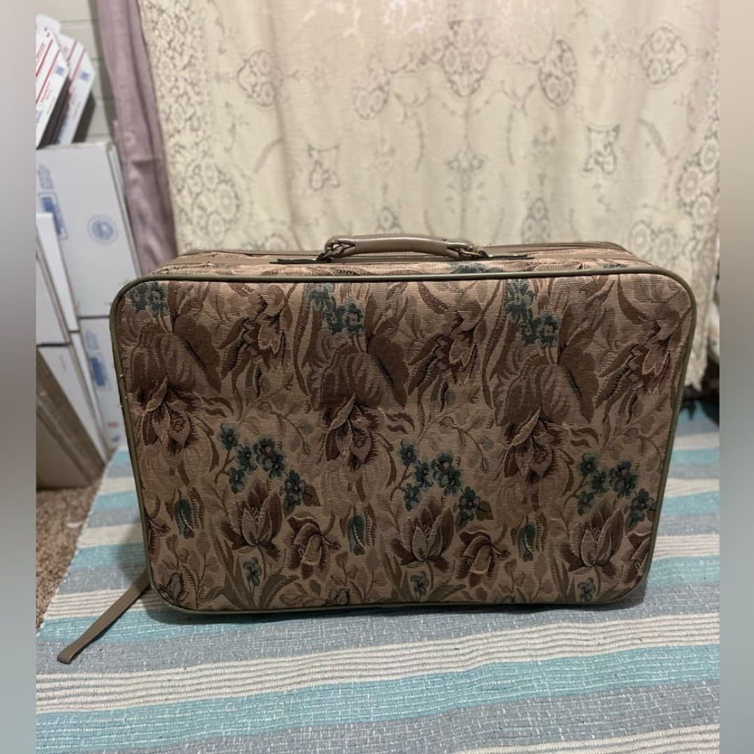 Jordache: vintage suitcase on wheels - Thumbnail 5