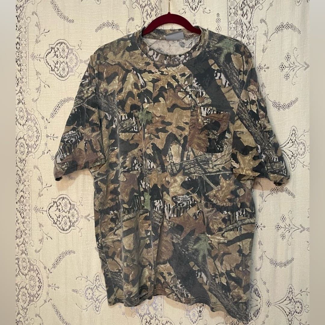 Jerzees: vintage mossy oak camo shirt - Image 1