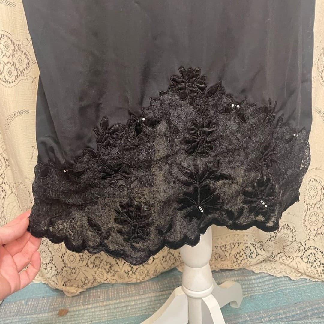 Vintage midi slip with lace and beading - Thumbnail 4