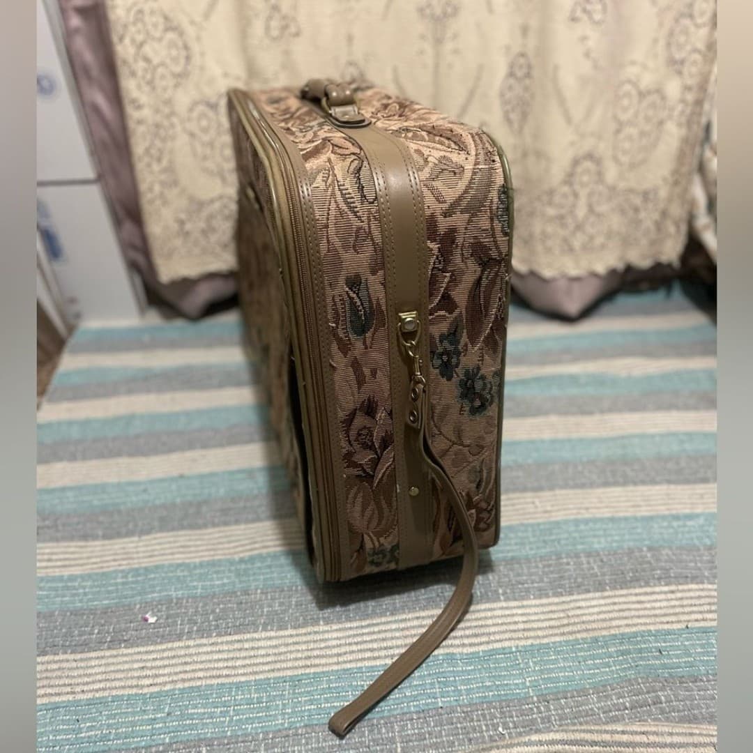 Jordache: vintage suitcase on wheels - Thumbnail 6