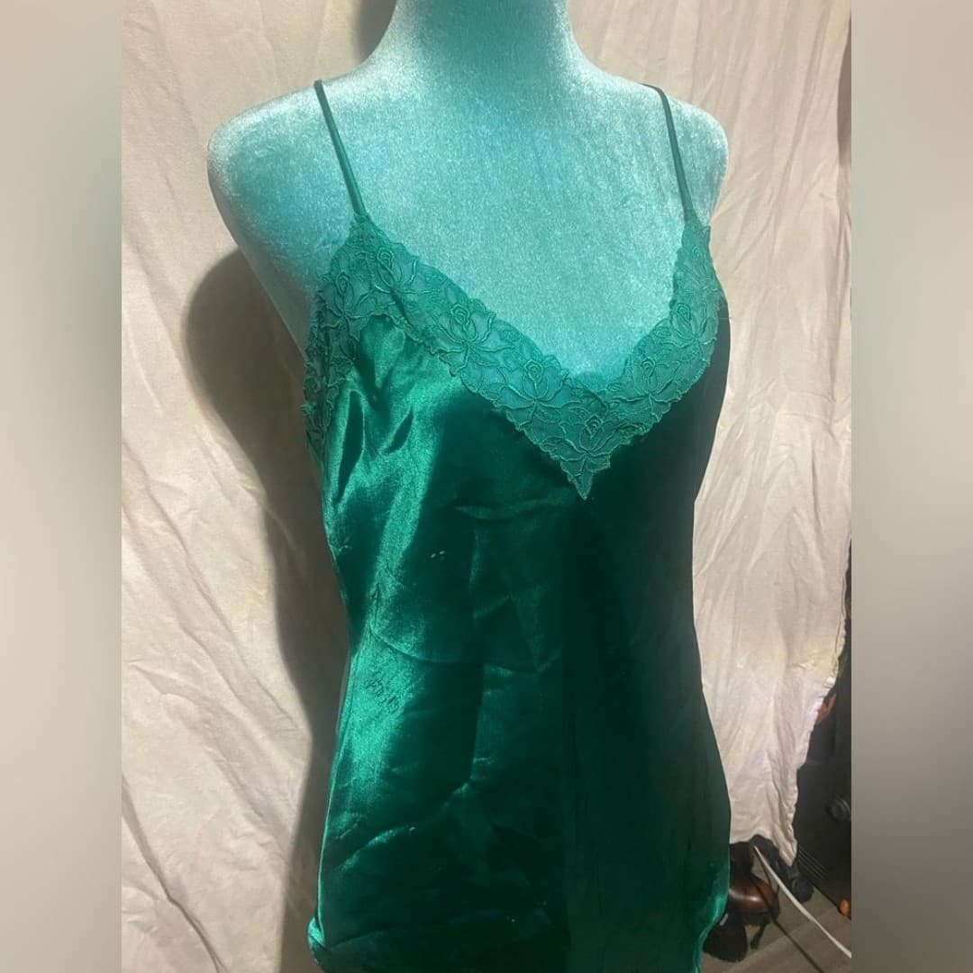 Victoria’s secrets: vintage emerald mini slip 6 - Thumbnail 2