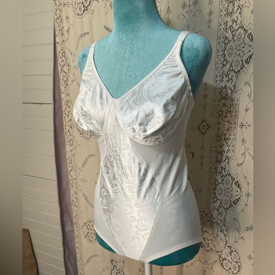 Cupid: vintage white bodysuit 2-4 - Thumbnail 2