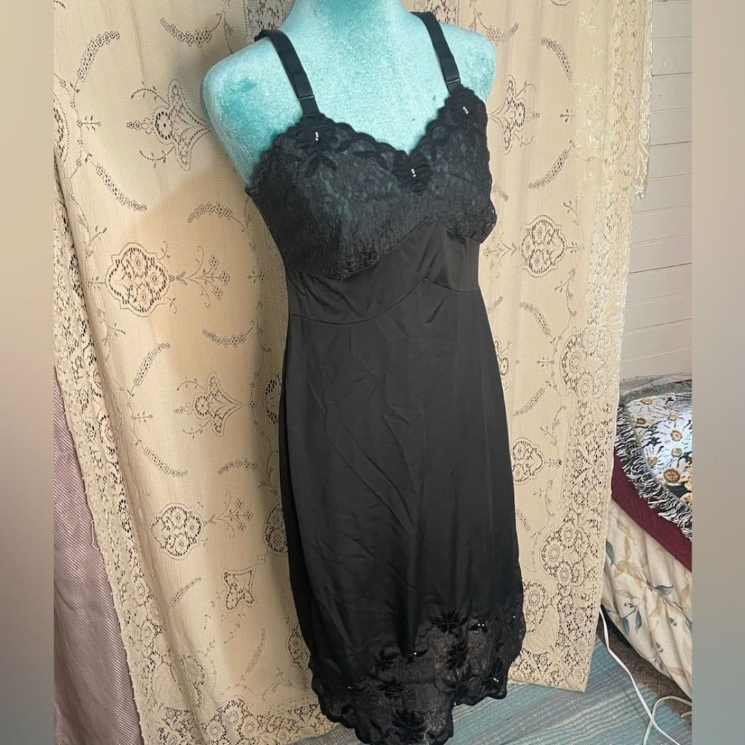 Vintage midi slip with lace and beading - Thumbnail 2