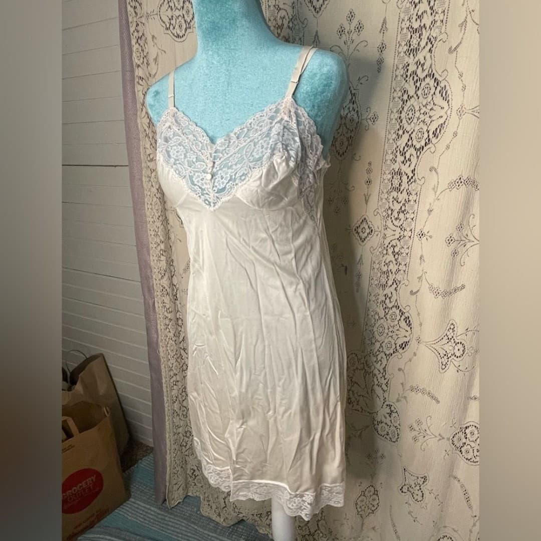 Kayser:vintage slip with lace details 4 - Thumbnail 3