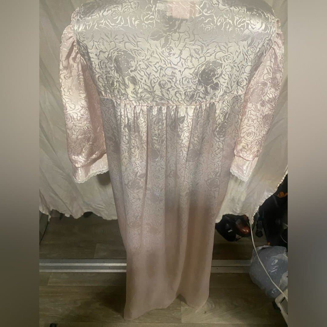 Barbizon: vintage slip robe - Thumbnail 6