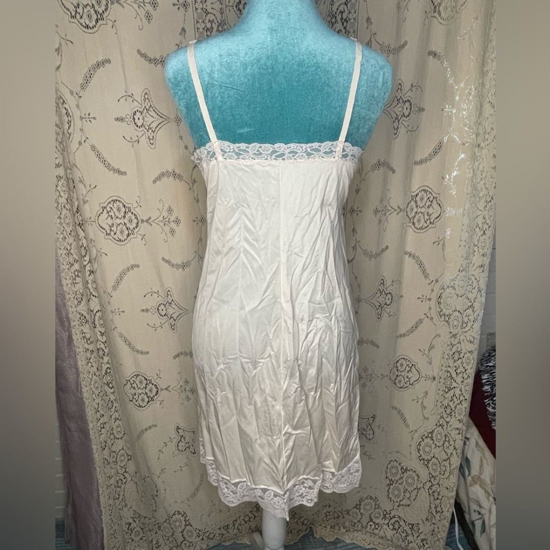 Kayser:vintage slip with lace details 4 - Thumbnail 4