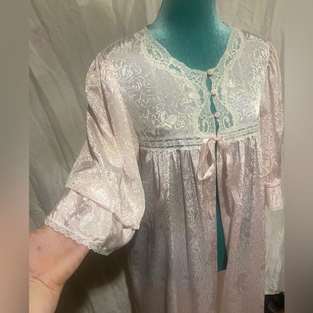 Barbizon: vintage slip robe - Thumbnail 3