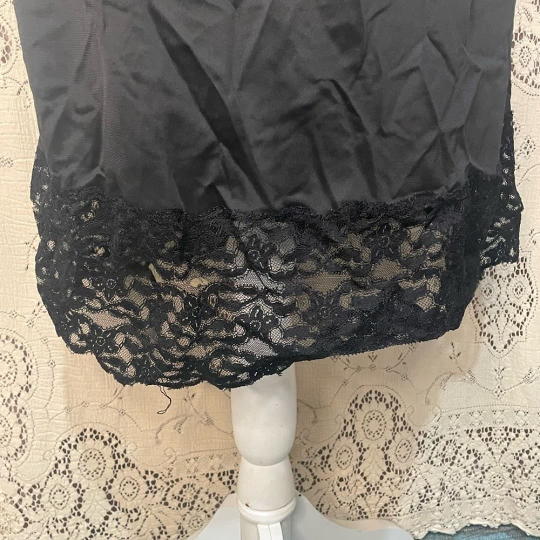 Charmode: vintage black slip with embroidered details - Thumbnail 6