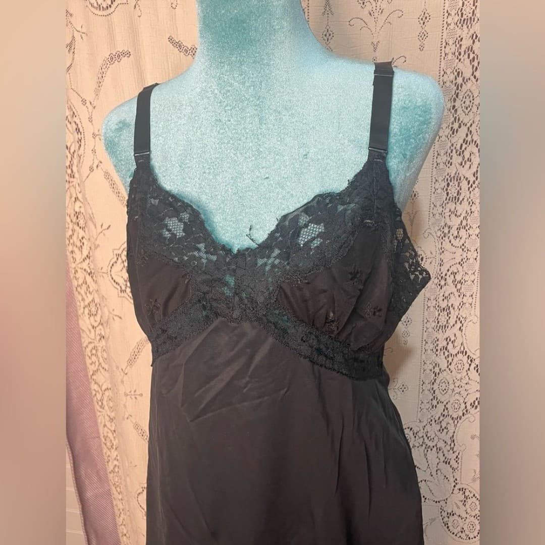 Charmode: vintage black slip with embroidered details - Thumbnail 4