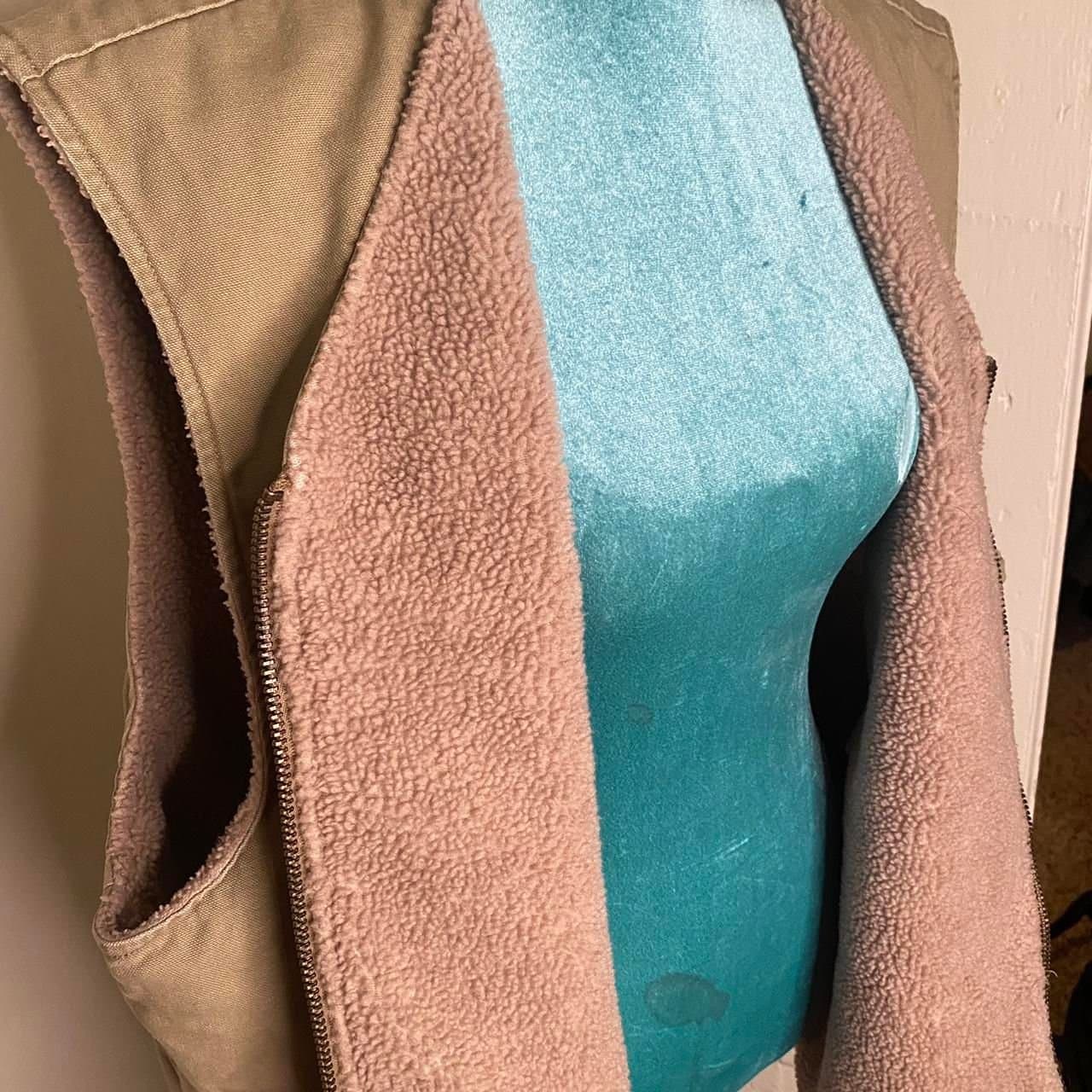 Woolrich Men's Cream and Tan vest - Thumbnail 5