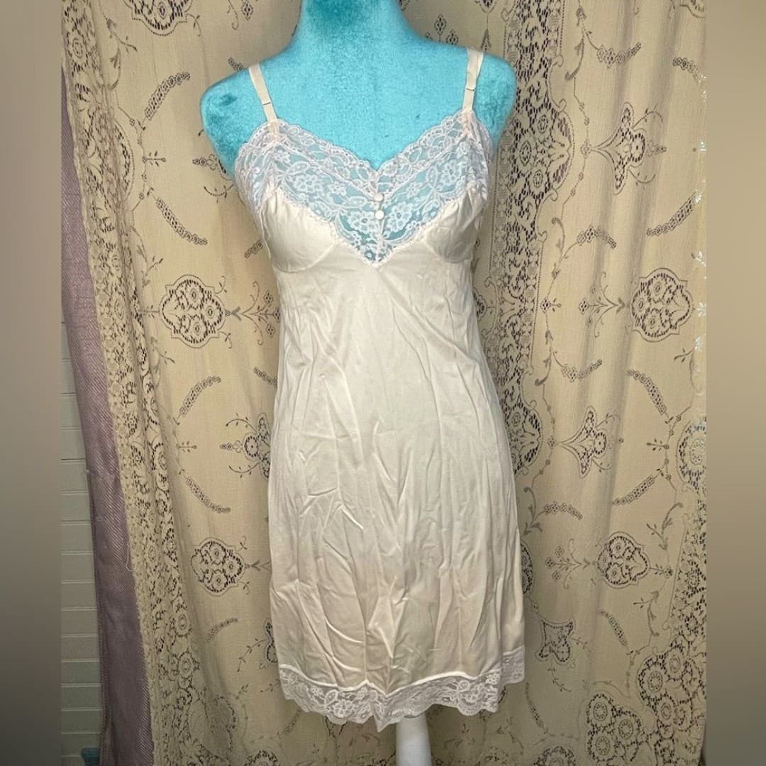 Kayser:vintage slip with lace details 4 - Image 1