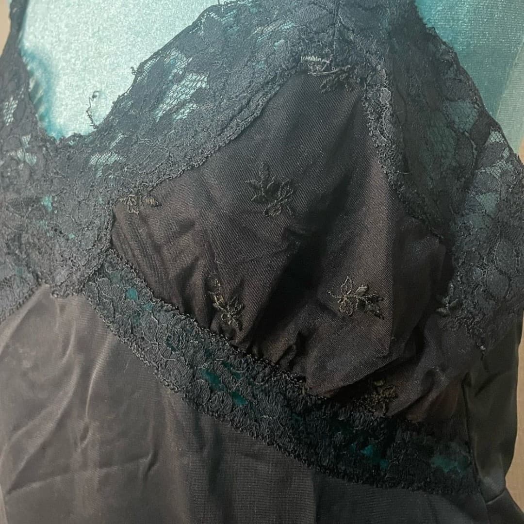 Charmode: vintage black slip with embroidered details - Thumbnail 3