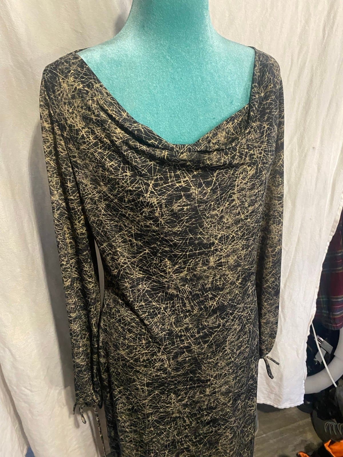 Rave: y2k midi dress with abstract pattern 10 - Thumbnail 2