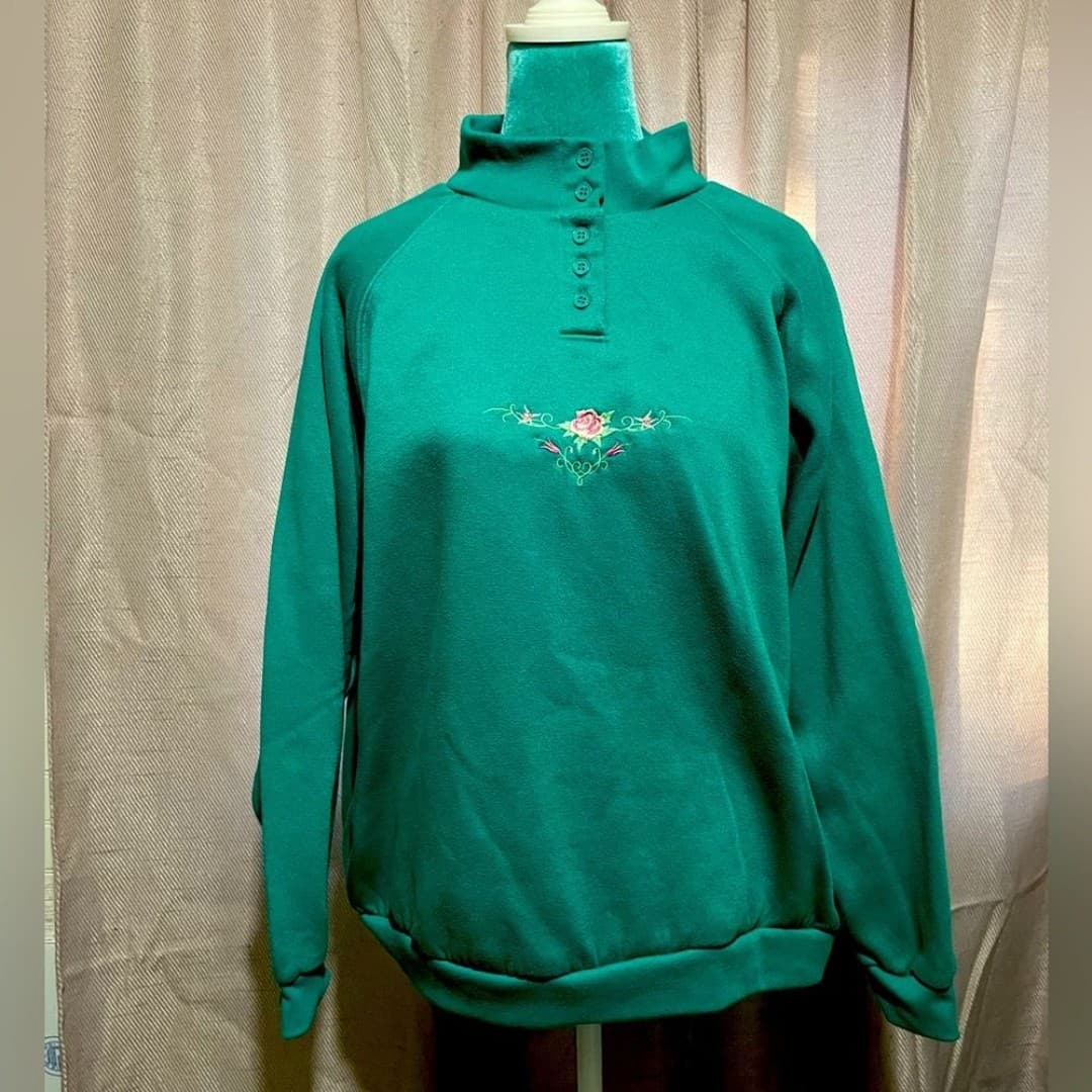 Blair: vintage sweater with floral embroidery