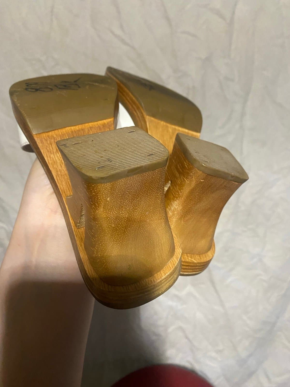 Two lips: vintage 80s leather heels - Thumbnail 8