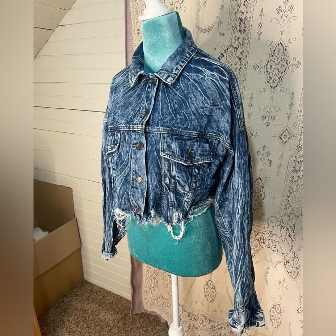 Signature 8: distressed acid washed denim jacket - Thumbnail 2