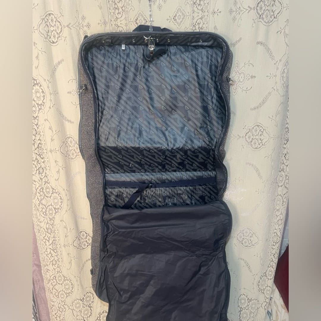 Jordache: vintage tweed and faux leather wardrobe bag - Thumbnail 8