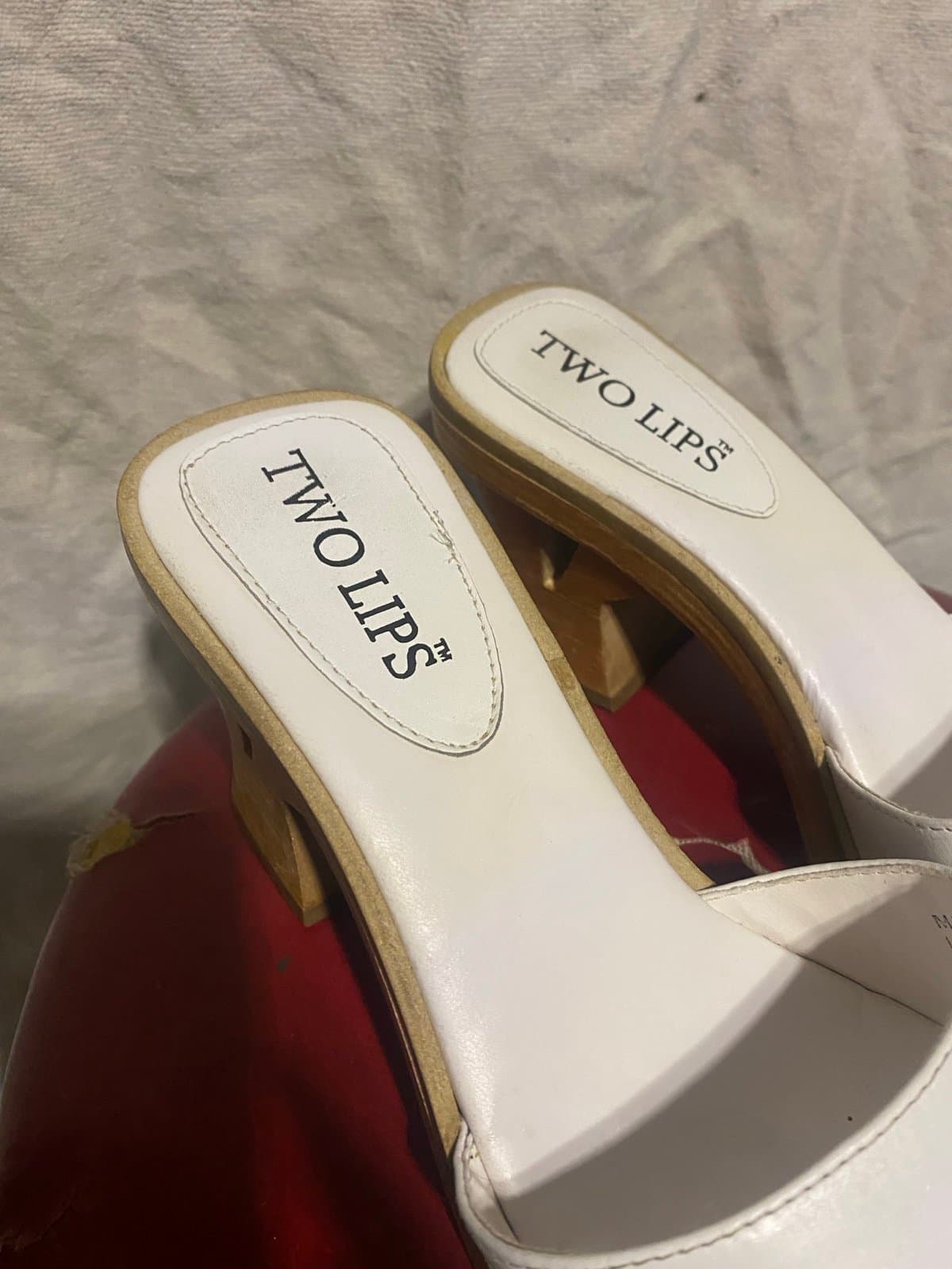 Two lips: vintage 80s leather heels - Thumbnail 5